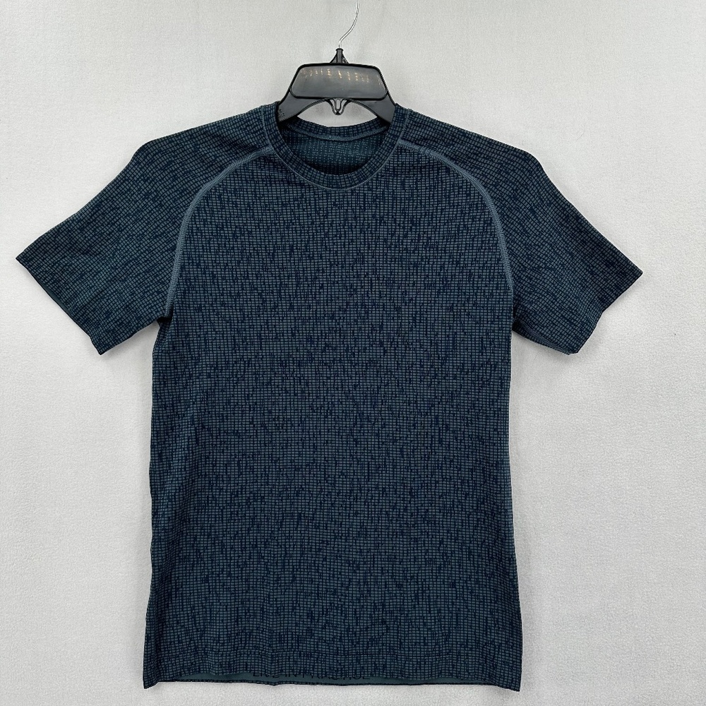 Lululemon Men's Metal Vent Tech Short Sleeve Shirt 2.0 Size XS Iron Blue Great